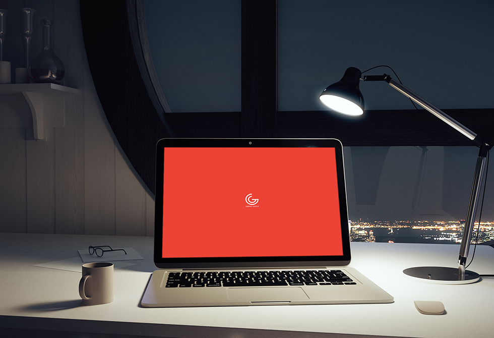 free-laptop-screen-mockup-in-a-office-environment